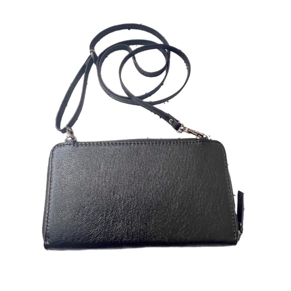 COPY - The Sak
Iris Leather Convertible Crossbody Bag - Picture 4 of 6